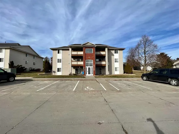 2450 Rushmore Dr, Iowa City, IA 52246