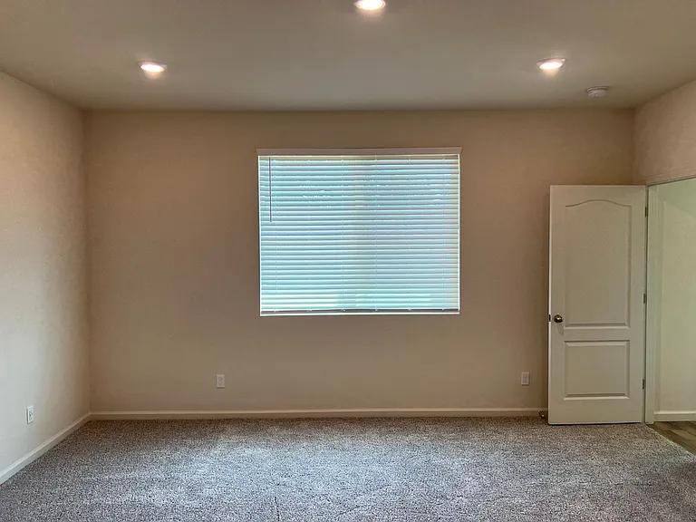 407 Cardini Ct — Photo 9
