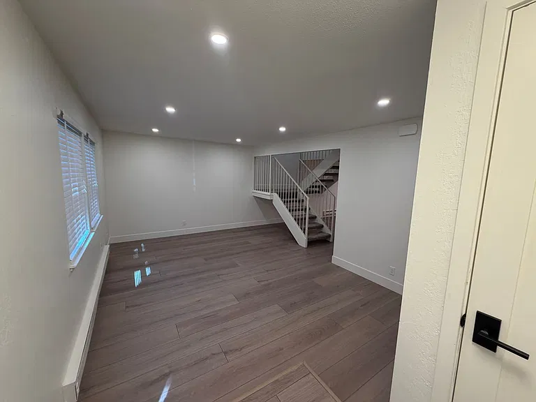 435 Pine Meadows Dr #B2 — Photo 2
