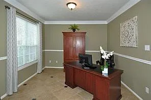 4 bed, 2.5 bath, 2427 sqft, $2,600 — Photo 3