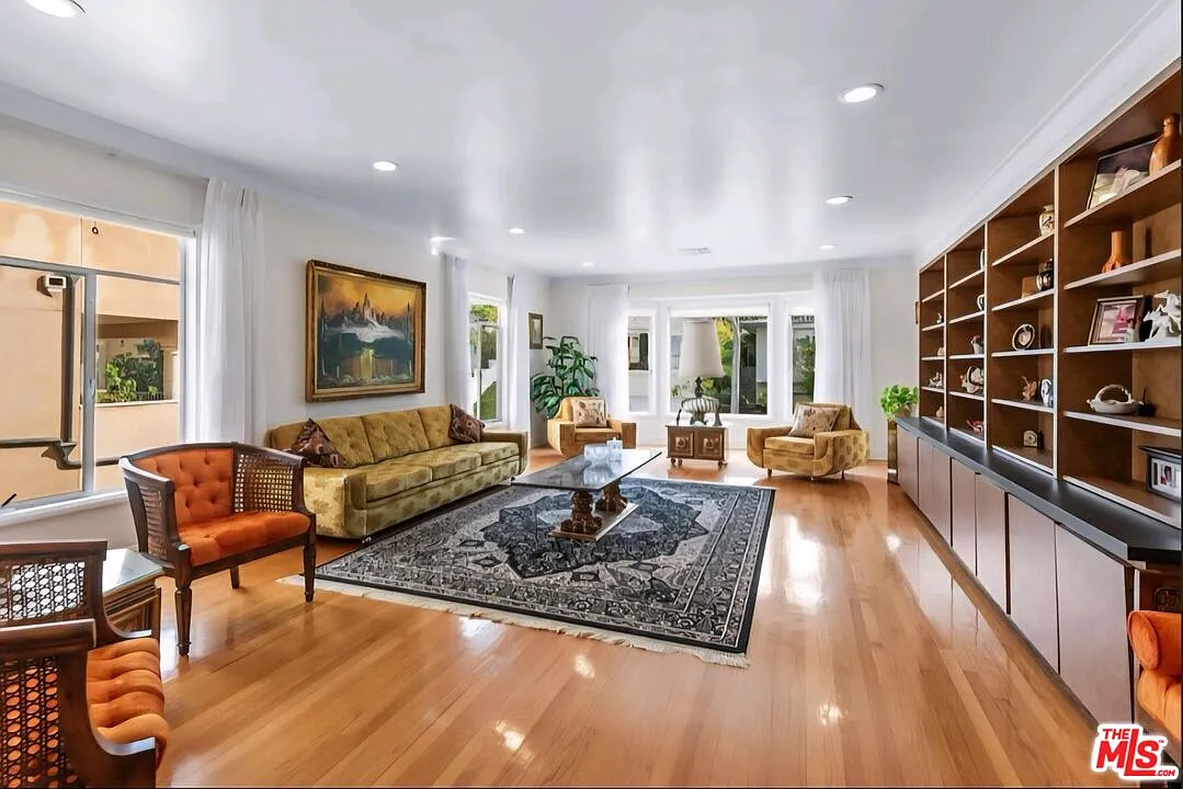 3 bed, 2100 sqft, $6,400 — Photo 4