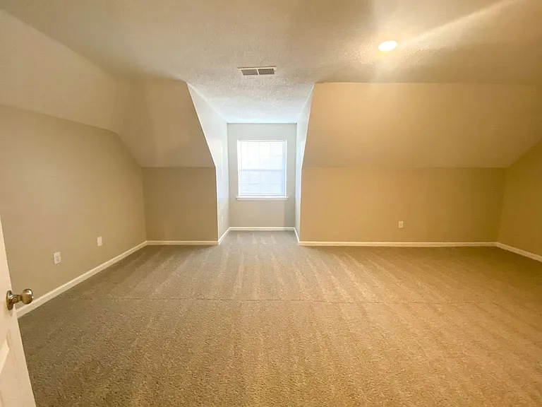 5561 Patsy Cir W — Photo 14