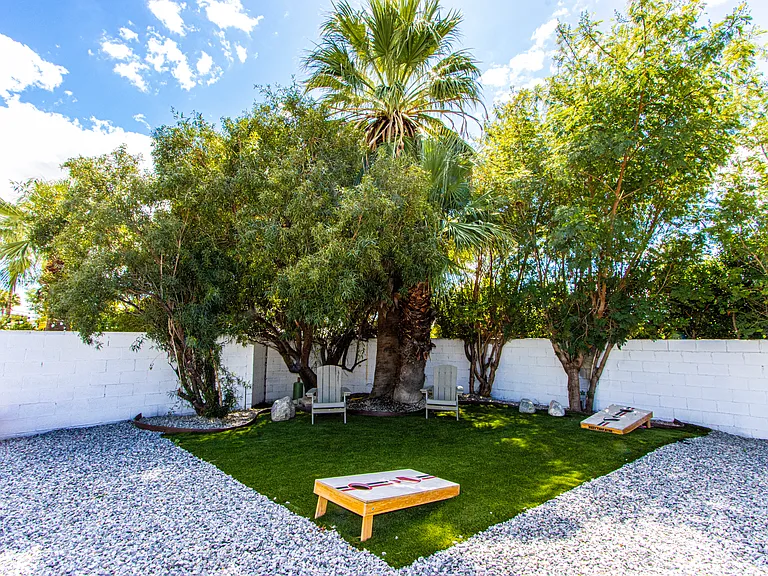 2482 N Avenida Caballeros — Photo 4