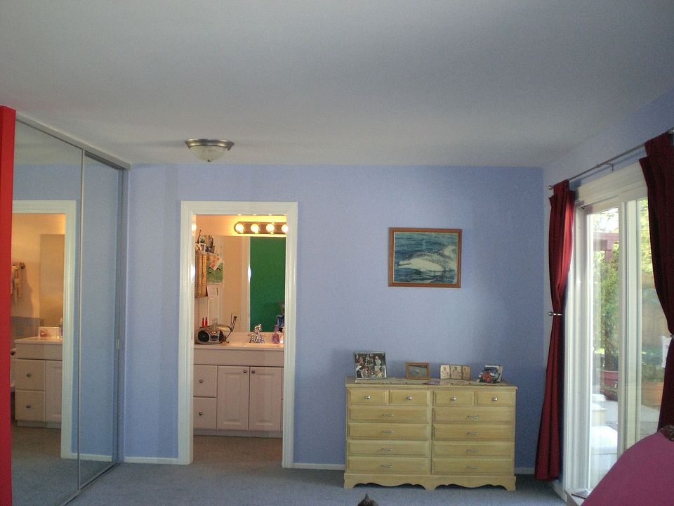 2nd image of 22535 Vanowen St