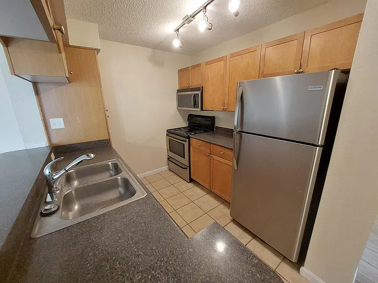 2500 Winding Creek Blvd #E201 — Photo 24