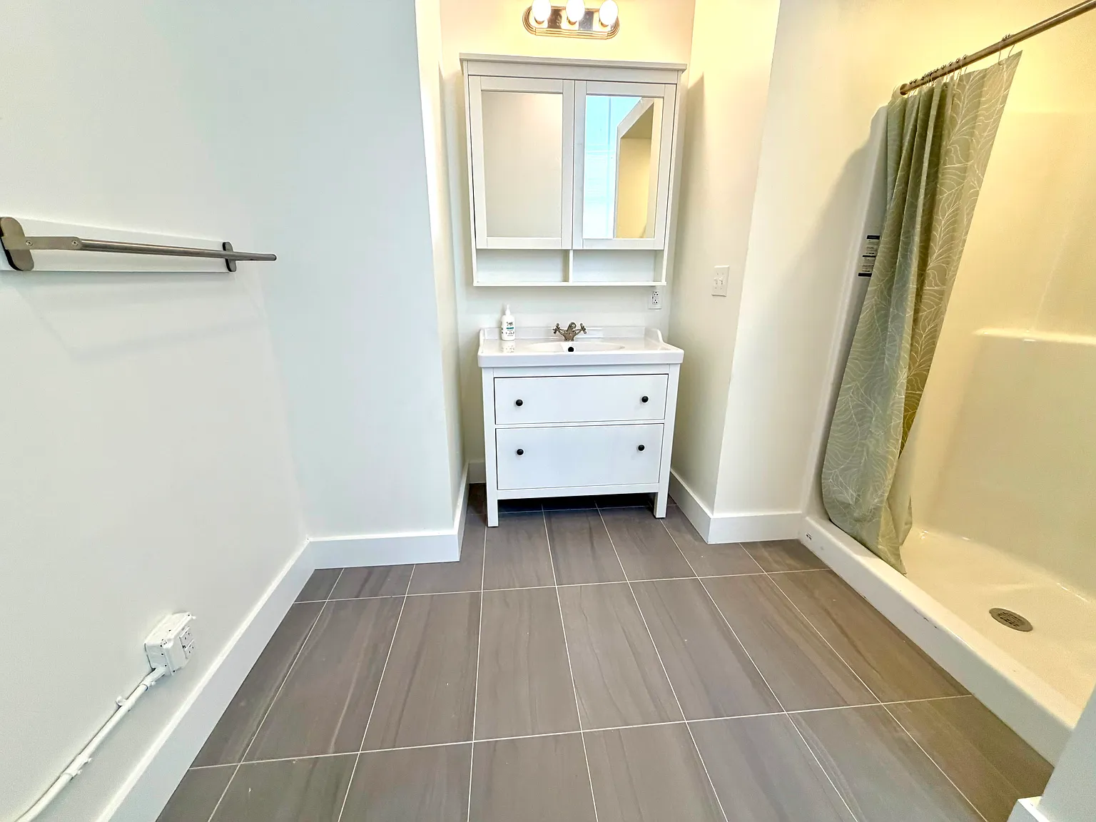 Studio, 600 sqft, $1,300 — Photo 4