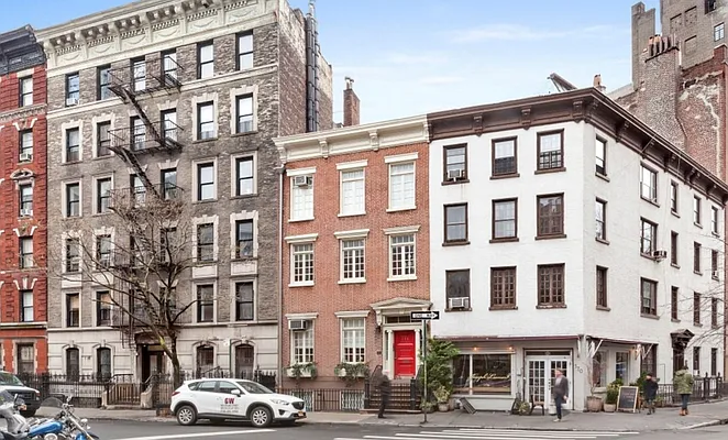 Rented by Compass | media 21