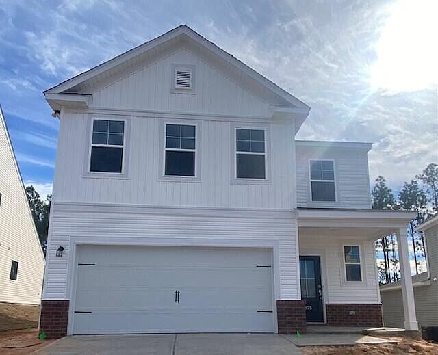1st image of 935 Tess St
