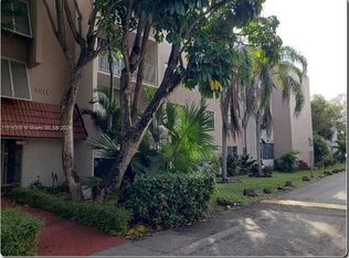 8511 NW 8th St APT 106, Miami, FL 33126