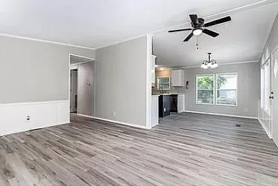 504 E Southern Dr — Photo 3