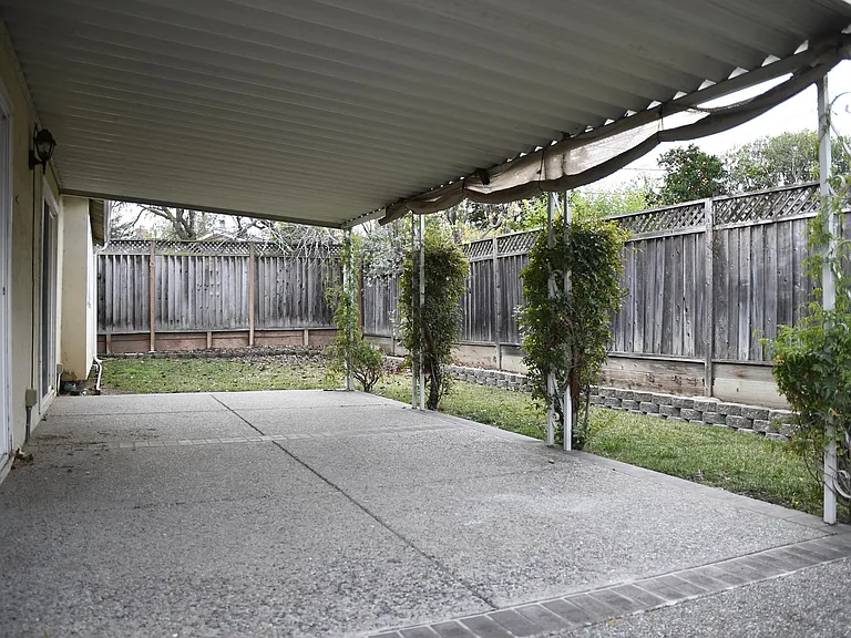 6385 Lillian Way — Photo 11