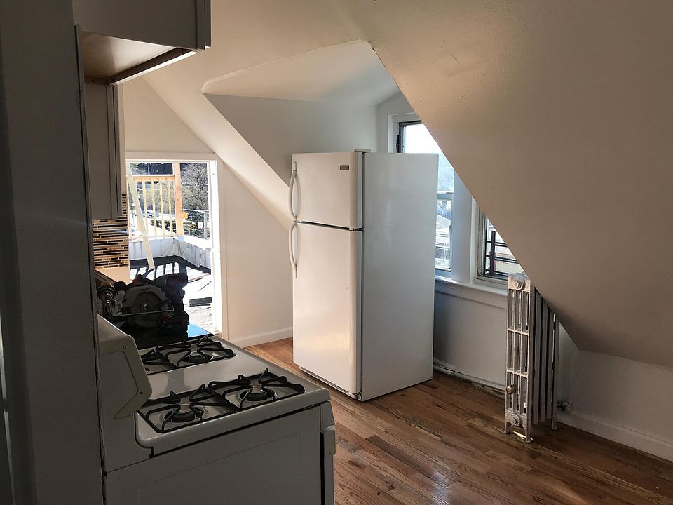 2nd image of 3815 Kings Hwy #3