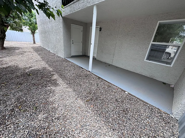 407 W Tilden St — Photo 23