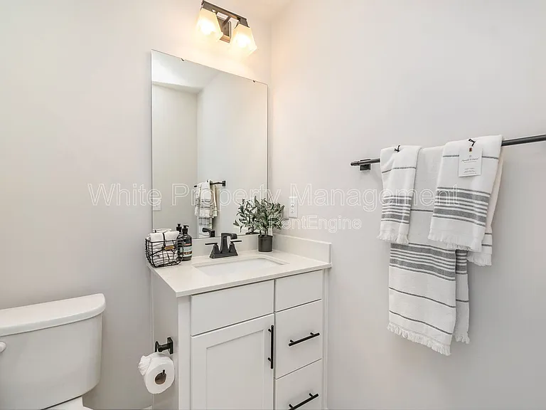 4742 Chastain Ave — Photo 14
