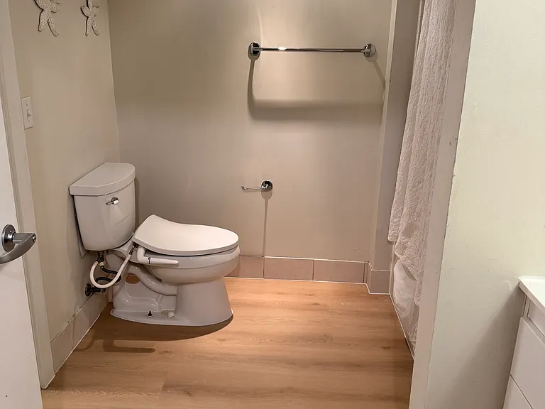 1000 New Jersey Ave SE #214 — Photo 8