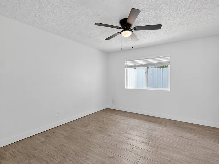 2535 W Missouri Ave #1 — Photo 11