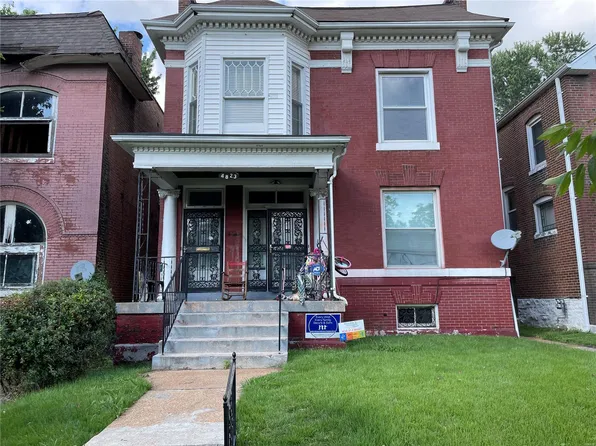 4823 Hammett Pl, Saint Louis, MO 63113