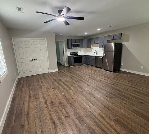5th image of 64 Wesley St #B