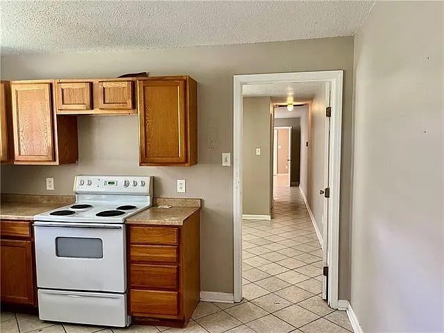 914 Compromise St — Photo 11