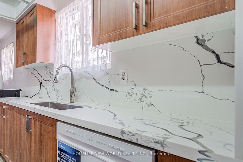 Toronto House for rent - 3 Bedrooms — photo 4