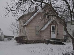 701 S Front St, Chesaning, MI 48616