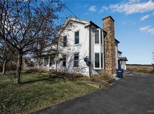 395 Lewiston Rd, Middleport, NY 14105