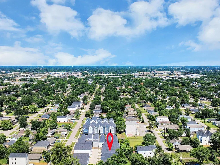 318 Neyland St — Photo 4