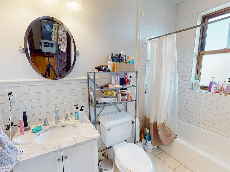 8 Davenport St #4 — Photo 5