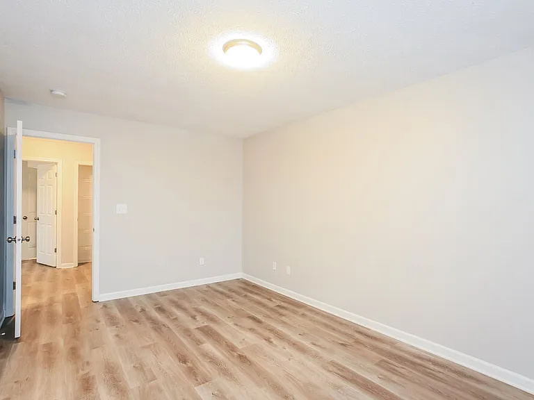 147 Fountain Dr — Photo 13