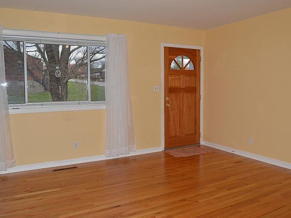 2nd image of 101 Tulip Dr