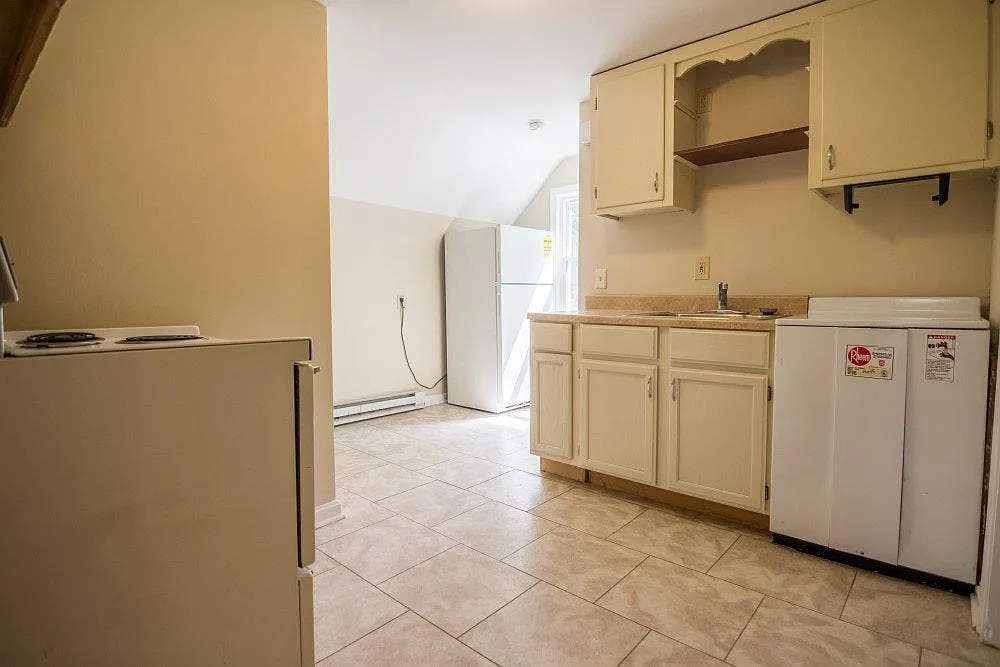 1 bed, $900 — Photo 2