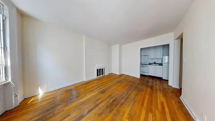 Rented by Bond New York | media 23