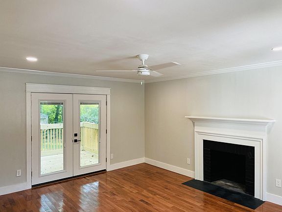 5th image of 204 Park Cir