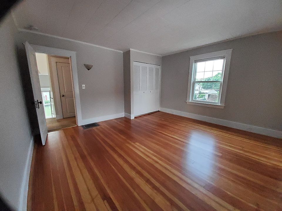 Bedroom 1 of 3
