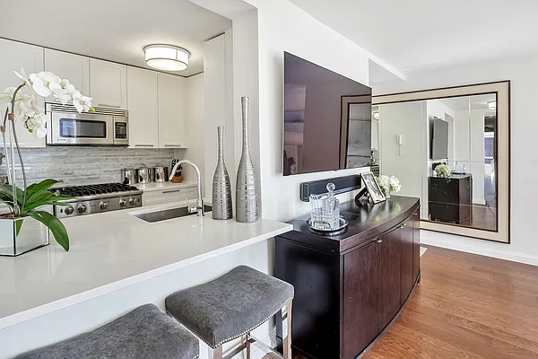 Rented by Taylor Real Estate Group, LLC | media 18