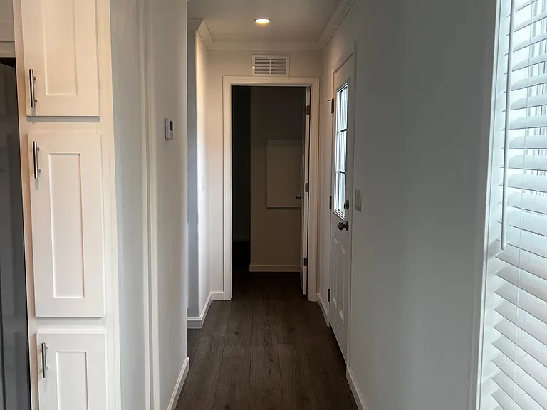 2081 Chaffee Rd S — Photo 32