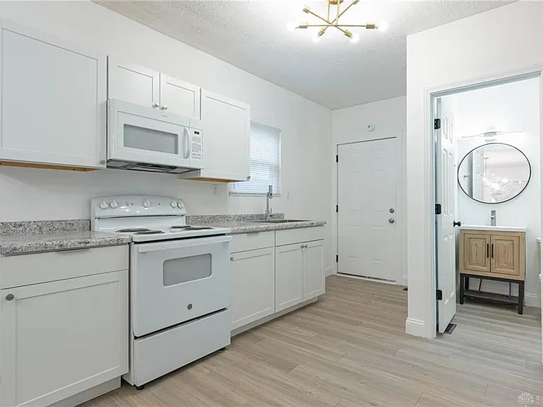 321 Deeds Ave #319 — Photo 6