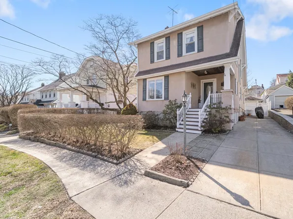 122 Morsemere Avenue, Yonkers, NY 10703