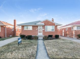 27604 Ursuline St, Saint Clair Shores, MI 48081