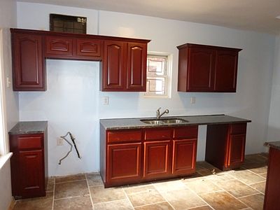 Updated Kitchen w/Granite!