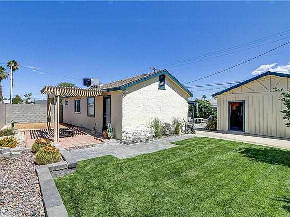 3rd image of 1354 Douglas Dr