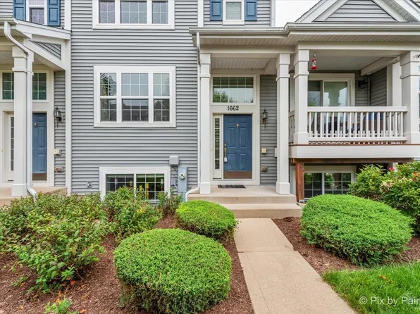 1662 Sandcastle Ln, Hampshire, IL 60140