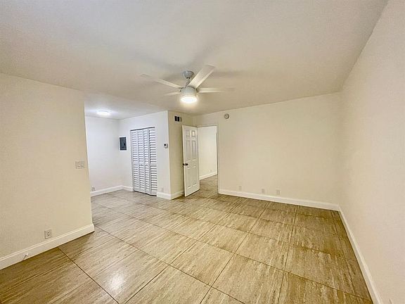 4th image of 607 NE 29th Dr #12