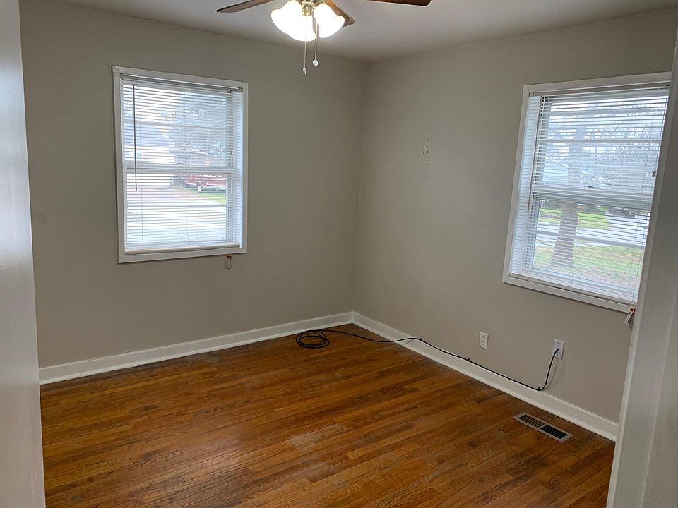 2nd image of 3303 Archer Dr SW