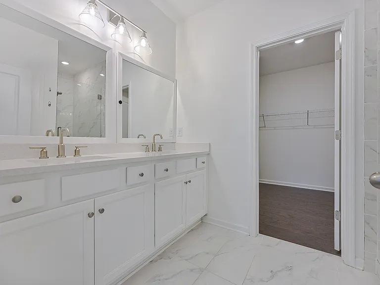 3928 Hester St — Photo 25