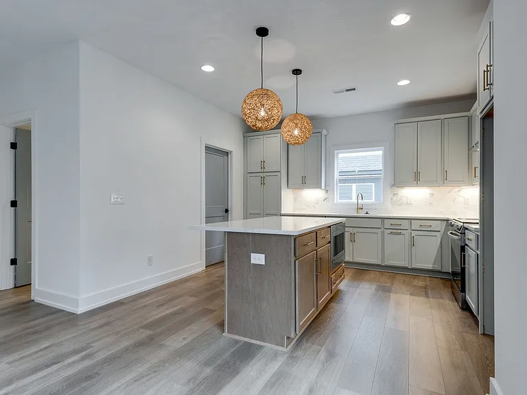 862 W Sharpe Ave #1 — Photo 10