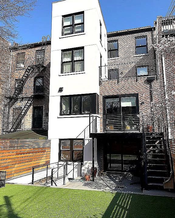 2nd image of 364 Clinton St