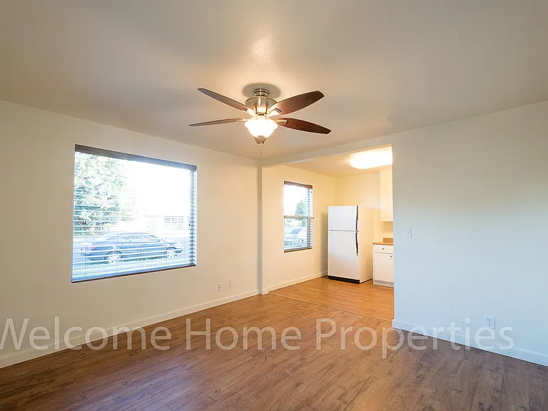 808 W Alder St — Photo 7