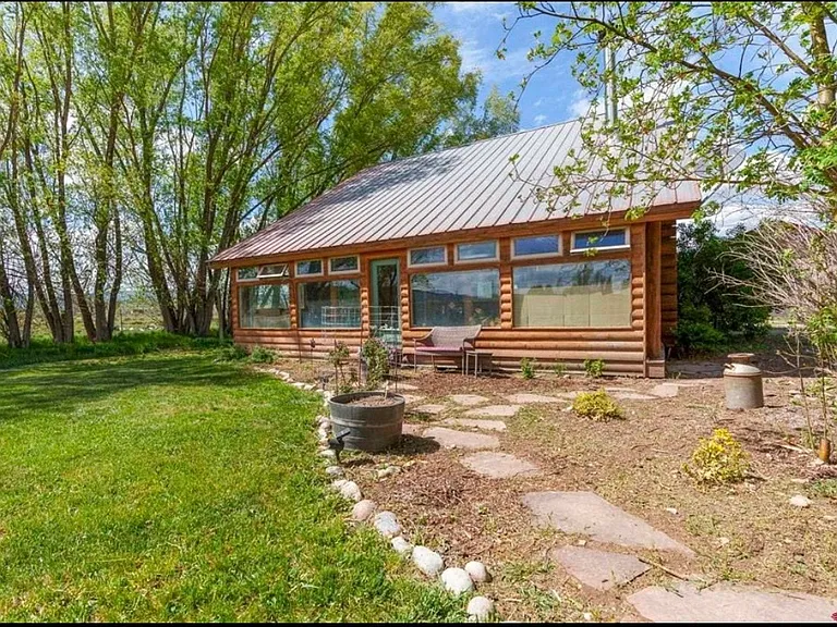 1215 County Road 216 — Photo 2