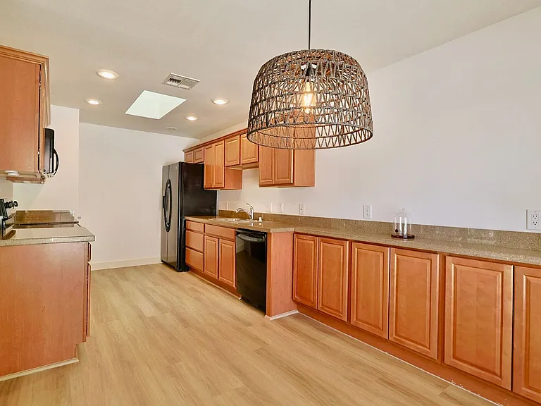 3181 Pinehurst Dr #D — Photo 17